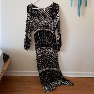 RAGA black V neck dress